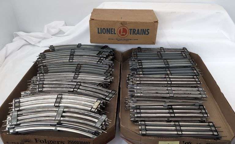 Large lot of Lionel O27 Train Tracks, Boxed 1122 RC Switches straight (66) and curved (80) image
