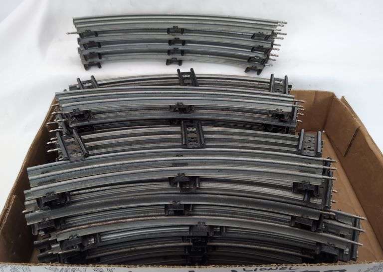 Postwar Lionel standard O Gauge curved (54) straight (63) track dull gray rails