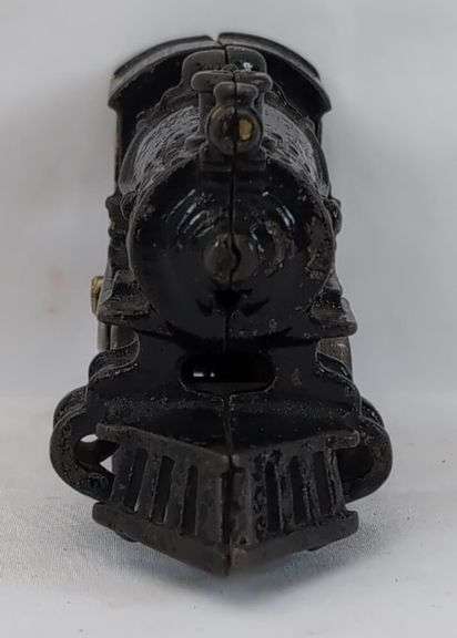 Prewar American Flyer O Gauge cast iron key wind 0-4-0 steam locomotive