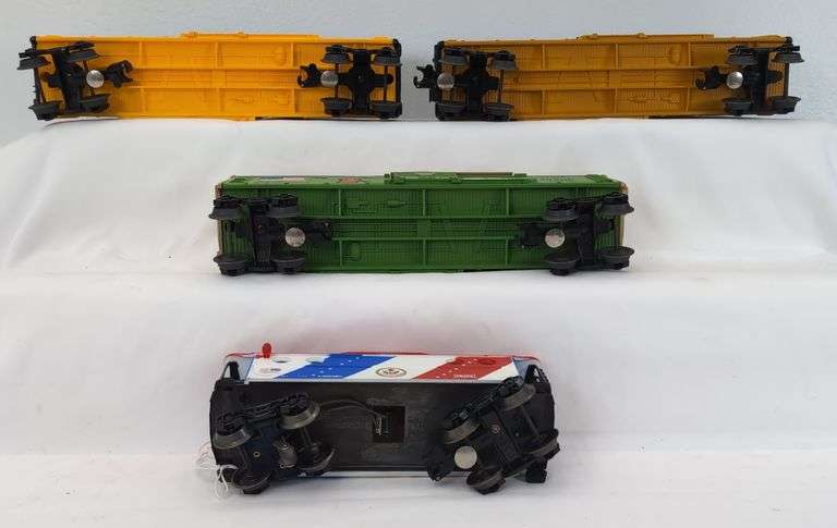 Modern Era Lionel O Gauge 7600 Frisco diesel loco, 7600 caboose, thirteen boxcars