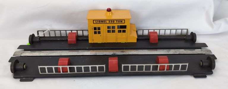 Postwar Lionel O Gauge No. 350 Transfer Table with Control
