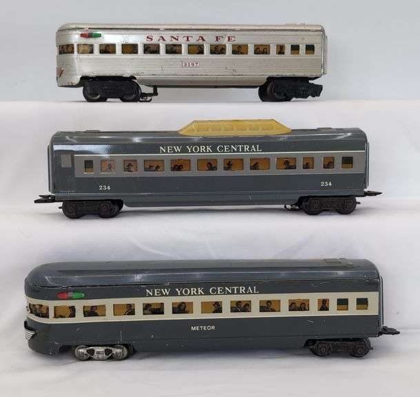 Marx O Gauge Passenger Cars 3197 Santa Fe observation New York Central 234 coach Meteor observation