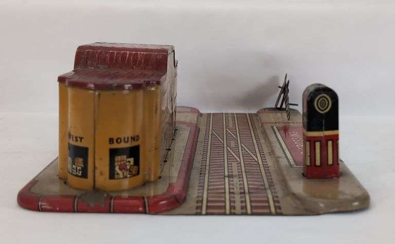 Marx Union Station Terminal Tinplate Lithographed Train Set Toy Accessory