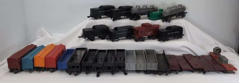 Lot of 27 Marx O Gauge tank, box, flat, hopper, gondola, searchlight cars image