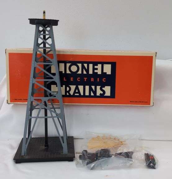 Modern Era Lionel O Gauge Windmill 12889 and Radar Antenna 12749 Mint in box