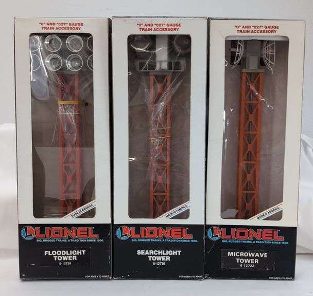 Lionel "O" and "O27" Gauge Train Accessories Floodlight, Searchlight, and Microwave Towers in box image