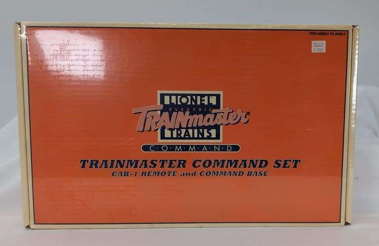 Modern Era Lionel Trainmaster Command Set CAB-1 Remote and Command Base 6-12969 Mint image