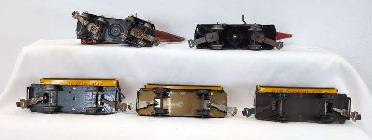 Marx O Gauge three 567 NYC side dumping cars two operating derrick crane cars