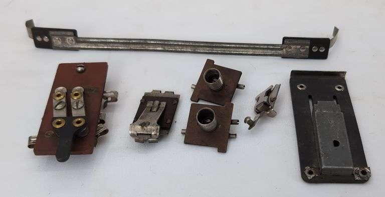 Prewar O/Standard Gauge American Flyer, Lionel, Dorfan, Ives trucks, motor, wheels, more