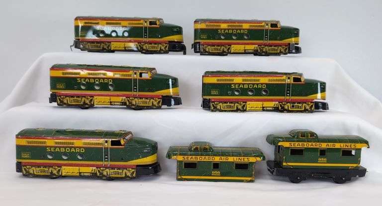 Marx O Gauge Five Seaboard 4000 diesel A units, two 956 Seaboard Air Lines caboose
