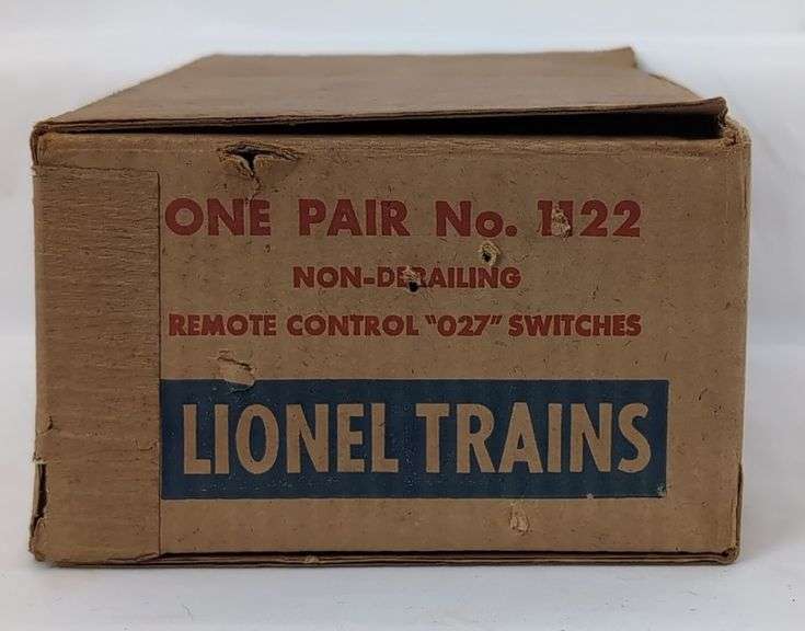 Large lot of Lionel O27 Train Tracks, Boxed 1122 RC Switches straight (66) and curved (80)