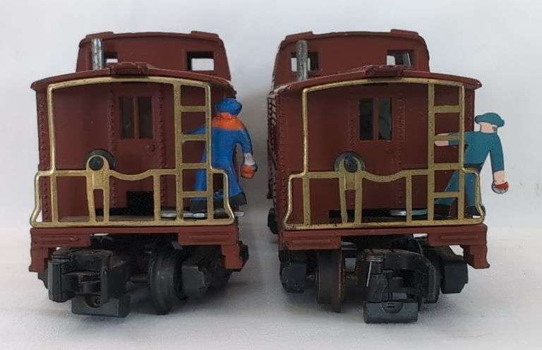 Two Postwar American Flyer Lines S Gauge 977 Deluxe Action Caboose rubber & tin figure