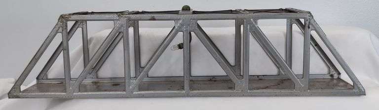 Lionel  315 illuminated bridge, 317 bridge in box, 93 water tower, O72 straight track