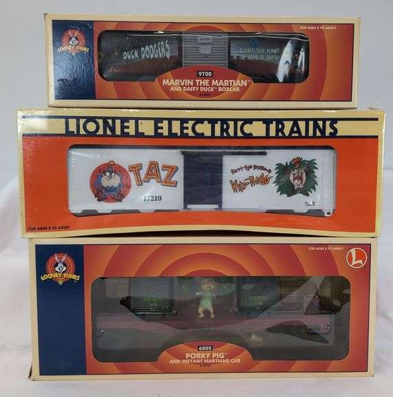 Modern Era Lionel Looney Tunes Boxcars - Marvin the Martian, Taz, and Porky Pig image