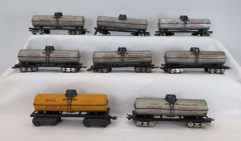 Lot of eight Marx O Gauge 3553 NIAX 256 and Shell SCCX 652 single dome tank cars image