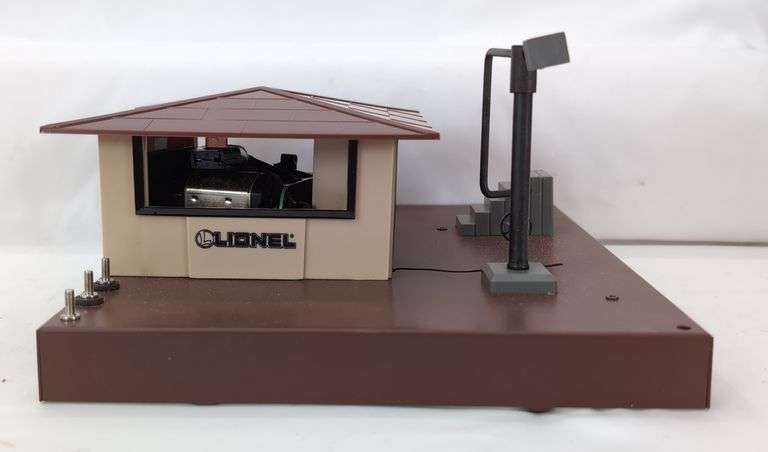 Modern Era Lionel O Gauge Illuminated Fueling Station 6-12835 Mint in box