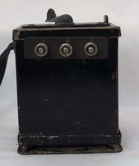 Prewar Lionel O11 & O22 RC Switches, two 1121-C Switch Controls O20 & O20X Crossovers, 1042 Transformer