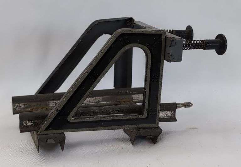 Prewar O Gauge lithographed tinplate European style passenger coaches Bing 2-rail O ga bumper