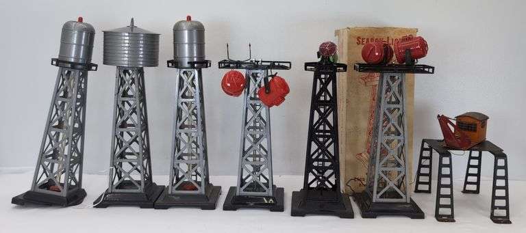 Marx O Gauge Train Accessories: Search Light Towers, Water Towers, Revolving Beacon & Crane image