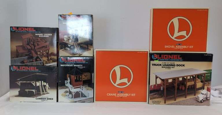 Modern Era Lionel O Gauge Building Kits 12718, 12733, 12705, 12706, 12900, 12901, 12884 Mint in box image