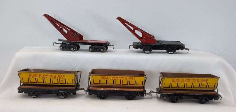 Marx O Gauge three 567 NYC side dumping cars two operating derrick crane cars
