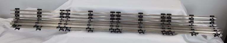 Modern Era Lionel wide radius O Gauge curved track sections O72, O54 and 5166 switch