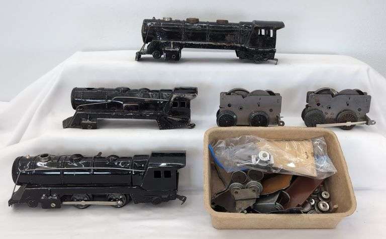 Louis Marx & Co. O Gauge windup 0-4-0 steam locomotive train engines and parts image
