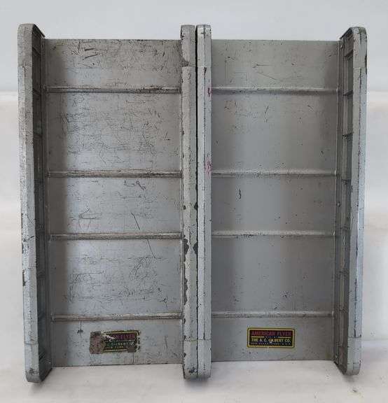 Postwar American Flyer S Gauge terminal/station, crossing gates w/shacks, girder plate bridges