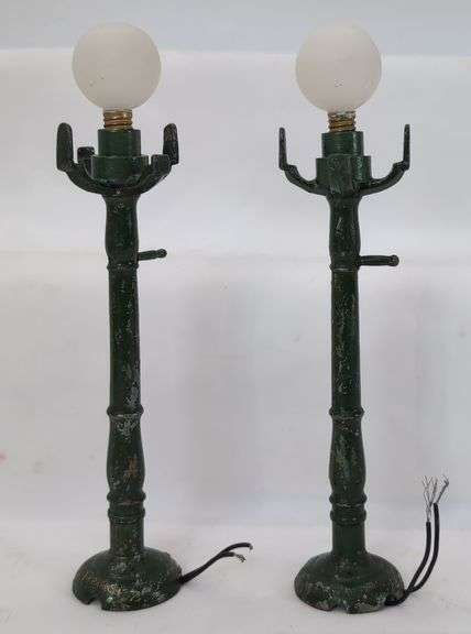 H.W. Diek Baltimore Maryland die-cast street lamps with removable globes