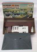 Lionel O Gauge 192 and shack with whistle, Bachmann/K-Line Building Kits, More