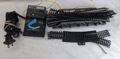 HO Scale Tyco Diesel freight train set with Engine, Rolling Stock, Track and Accessories