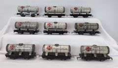 Lot of 19 Marx O Gauge Union Tank Co., Sinclair and Santa Fe 4-wheel tank cars