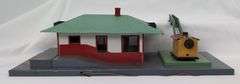 Prewar American Flyer Lines O Gauge 612 freight and passenger station with crane