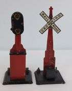 Marx O Gauge Train Accessories Twin Light Lamp Posts and Crossing Signals