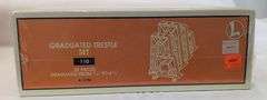 Modern Era Lionel O Gauge Train Accessories Lot - Crossing Flasher, Platform, Trestle Mint in box