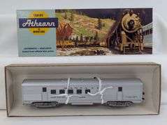 Athearn HO NH Budd cars, SF passenger cars, Swift reefer in original boxes