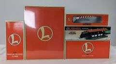 Modern Era Lionel O Gauge Train Accessories Lot - Crossing Flasher, Platform, Trestle Mint in box