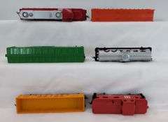 HO Scale Tyco Diesel freight train set with Engine, Rolling Stock, Track and Accessories