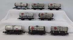 Eighteen Marx O Gauge 553 Santa Fe 553 UTLX 19847 Sinclair single dome tank cars