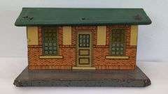 Prewar/Postwar Marx Glendale Depot and American Flyer O/S Gauge No. 90 Hyde Park Station, 578 Station Figure Set in box