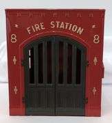 Mike's Train House MTH Kingsbury Firehouse & Pumper Wind-Up Toy Set Mint in shipper