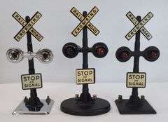 Marx O Gauge Train Accessories Twin Light Lamp Posts and Crossing Signals