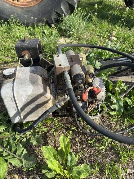 Hydraulic Bale Spear Attachment