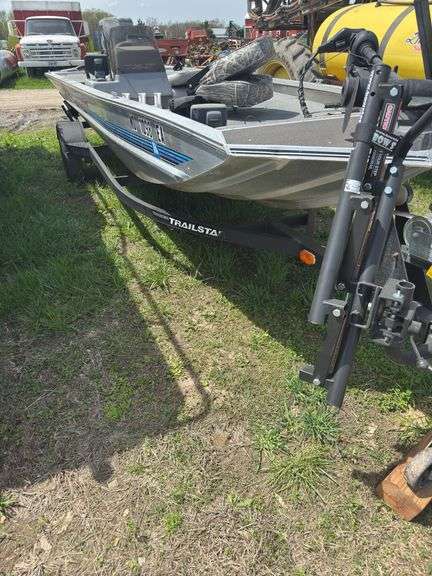 Tracker Aluminum Fishing Boat with Trailer and Mercury Tracker 25 HP Motor