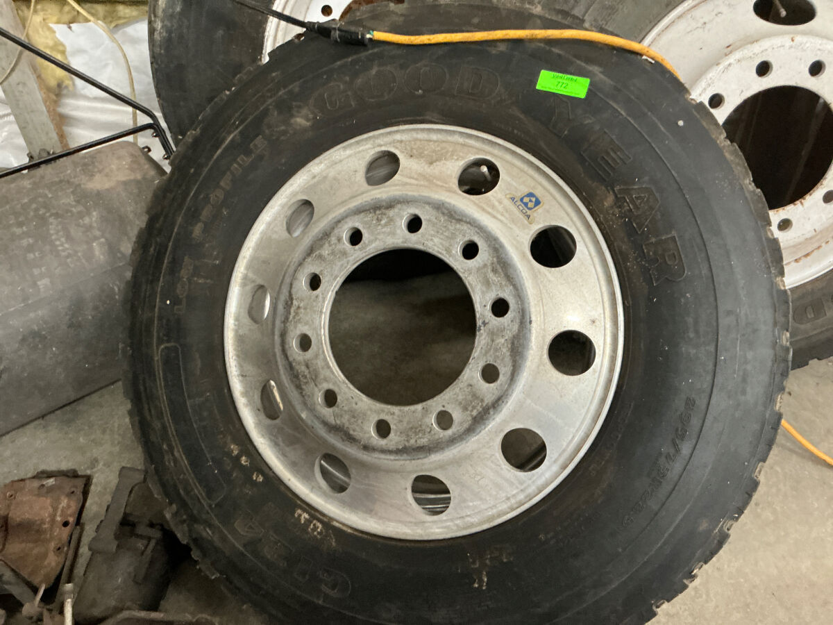 Lot image 3