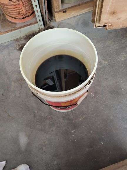 Coastal R&O Hydraulic Oil Bucket
