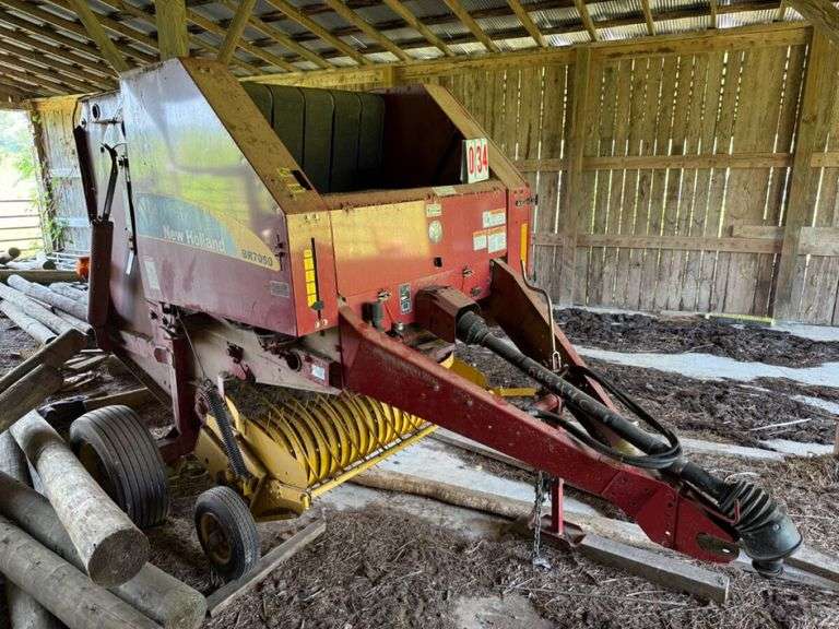 New Holland BR7050 Round Hay Baler