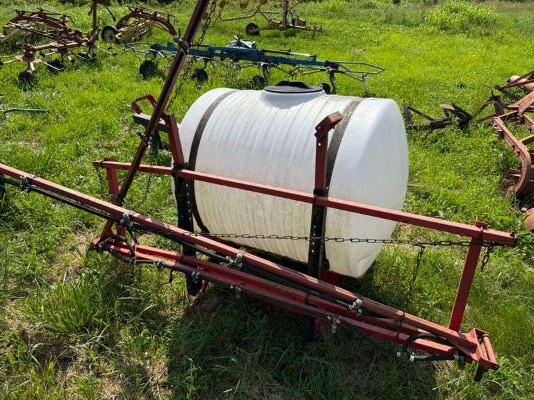 Fimco 3 point hitch boom sprayer, 27 FT