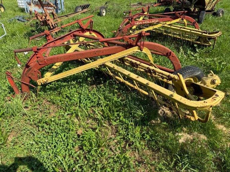 New Holland 256 Hay Rake