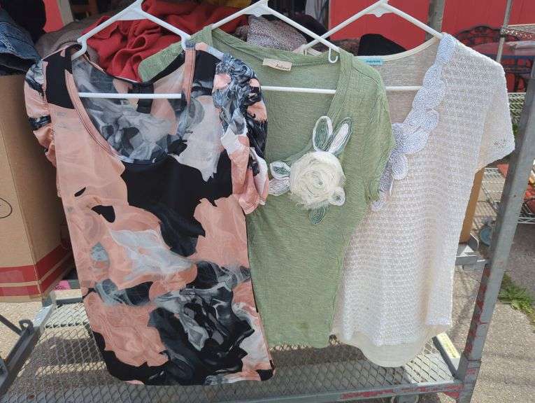 Women's short sleeves size m-L